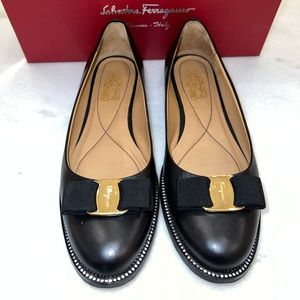 SALVATORE FERRAGAMO BLACK LEATHER BOW FLATS WITH CRYSTALS SZ 39.5/ US 9.5 B